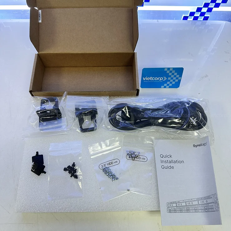 tren_tay_nas_synology_rs422+_4.webp