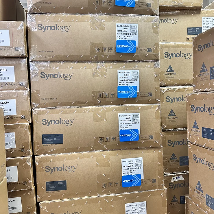 Tren_tay_nas_synology_rs822+_15.webp