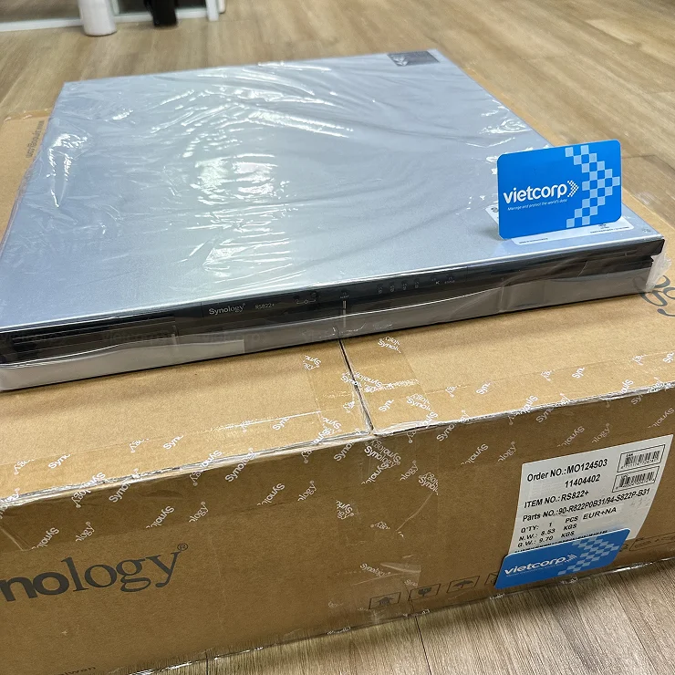 Tren_tay_nas_synology_rs822+_5.webp