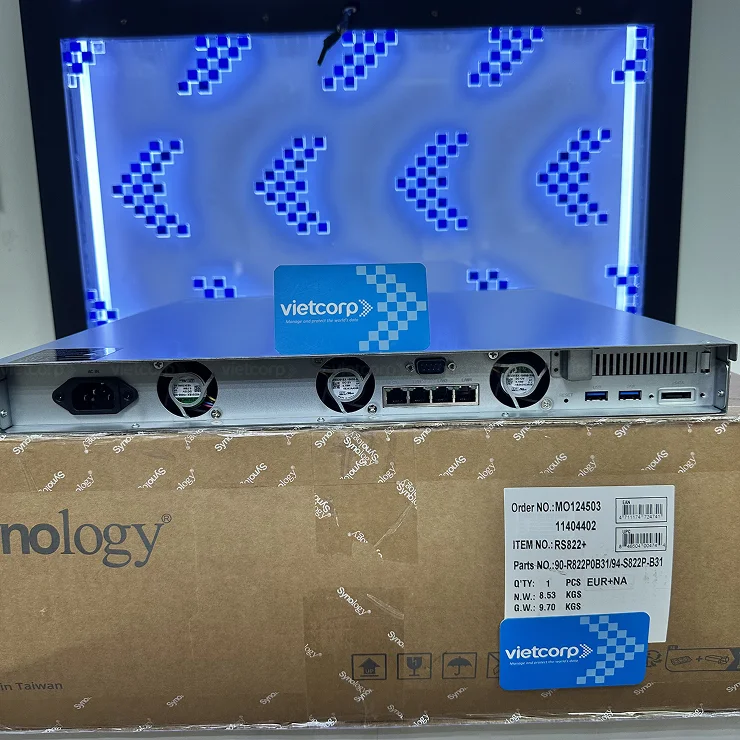 Tren_tay_nas_synology_rs822+_7.webp