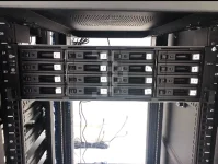 rs4021xs+-tren-tu-rack.webp